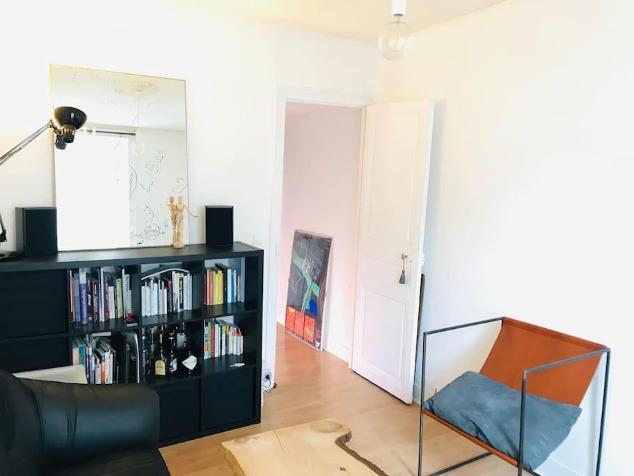 Flat In Apartment Paris